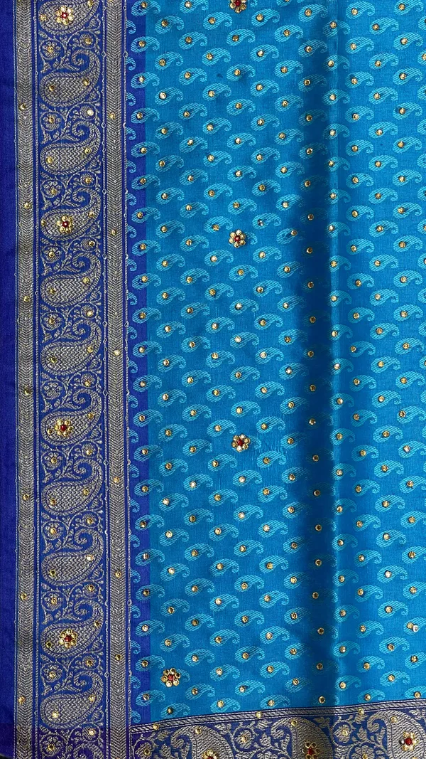 Humairah_Presents_Turqouise_Blue_Tanchoi_Silk_Low_Stone_Work_with_Contrast_Purple_Pallu_Zari_Border_Saree_and_Blue_Blouse