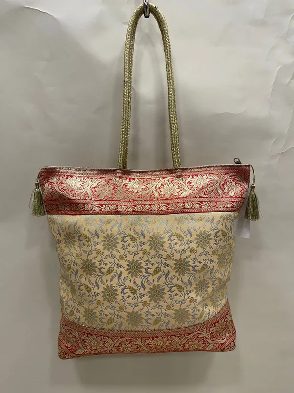Cream_Banarasi_Hand_Bag_HBG_7
