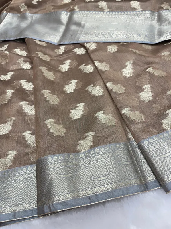 Light_Brown_Cotton_Floral_Water_Zari_Booti_Banarasi_Saree_JVC_12