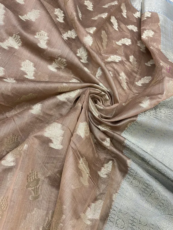 Light_Brown_Cotton_Floral_Water_Zari_Booti_Banarasi_Saree_JVC_12