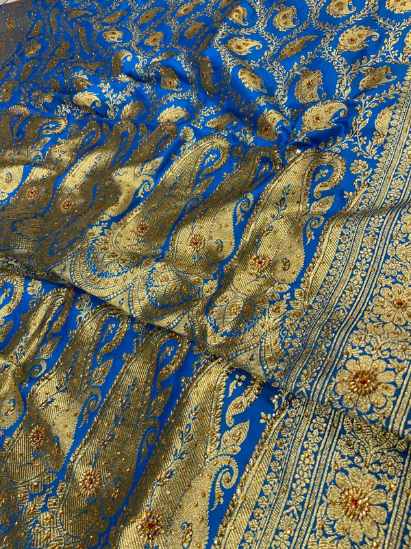 Humairah_Presents_Turqouise_Blue_Satin_Silk_Floral_Paisley_Zari_Jaal_Low_Stone_Work_Banarasi_Saree_with_Paisley_Boota_Pallu_and_Blue_Blouse