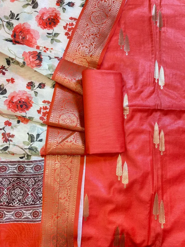 Red_Pure_Mercerise_Silk_Banarasi_3_pcs_Suit_Set_with_Crush_Tissue_Dupatta_1000SKL_MP4