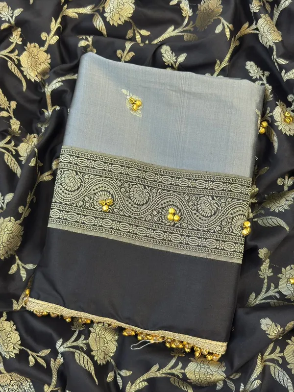 Grey_Silk_Zari_Booti_With_Ghungroo_And_Lace_Work_Banarasi_Suit_220PNJ_SG5