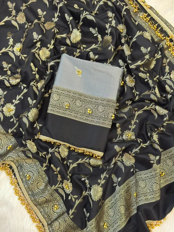 Grey_Silk_Zari_Booti_With_Ghungroo_And_Lace_Work_Banarasi_Suit_220PNJ_SG5