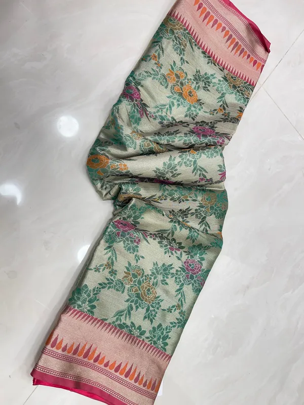 Humairah_Presents_Green_Art_Silk_Floral_Tilfi_Mina_Zari_Jaal_with_Contrast_Pink_Minakari_Boota_Pallu_Double_Mina_Zari_Border_and_Pink_Blouse
