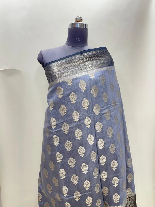 Humairah_Pure_Handloom_Grey_Munga_Silk_Floral_Gold_Zari_Booti_with_Contrast_Black_Floral_Jaal_Skirt_Dual_Shade_Mina_Zari_Border_with_Black_Blouse
