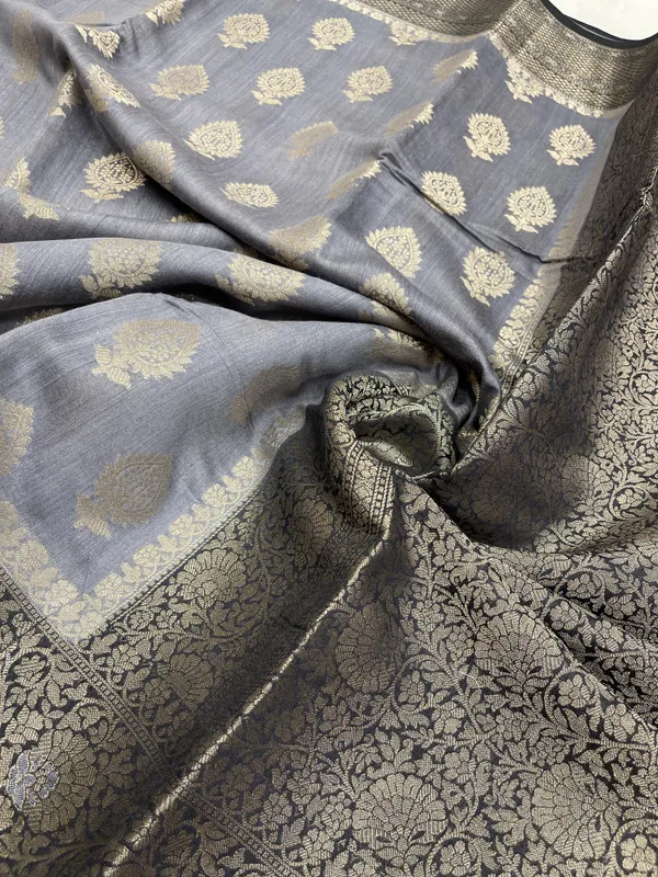 Humairah_Pure_Handloom_Grey_Munga_Silk_Floral_Gold_Zari_Booti_with_Contrast_Black_Floral_Jaal_Skirt_Dual_Shade_Mina_Zari_Border_with_Black_Blouse