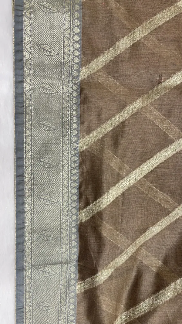 Light_Brown_Cotton_Water_Zari_Stripe_Banarasi_Saree_JVC_19