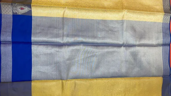 Gold_Kanjeevaram_Banarasi_Sarees_For_Women_GEMA16