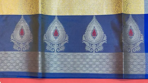 Gold_Kanjeevaram_Banarasi_Sarees_For_Women_GEMA16