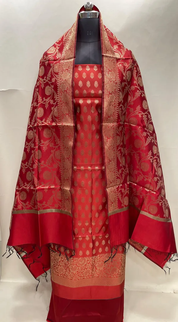 Humairah_Red_Art_Silk_Floral_Zari_Booti_Skirt_Border_3_pcs_Suit_set_with_Plain_Bottom_and_Tilfi_Floral_Zari_Jaal_Red_Dupatta