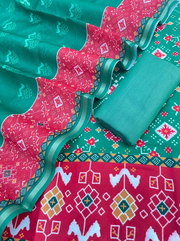 Green_Cotton_Patola_Print_Contrast_Red_Border_Banarasi_Suit_with_Digital_Printed_Dupatta_850SKL_CP4