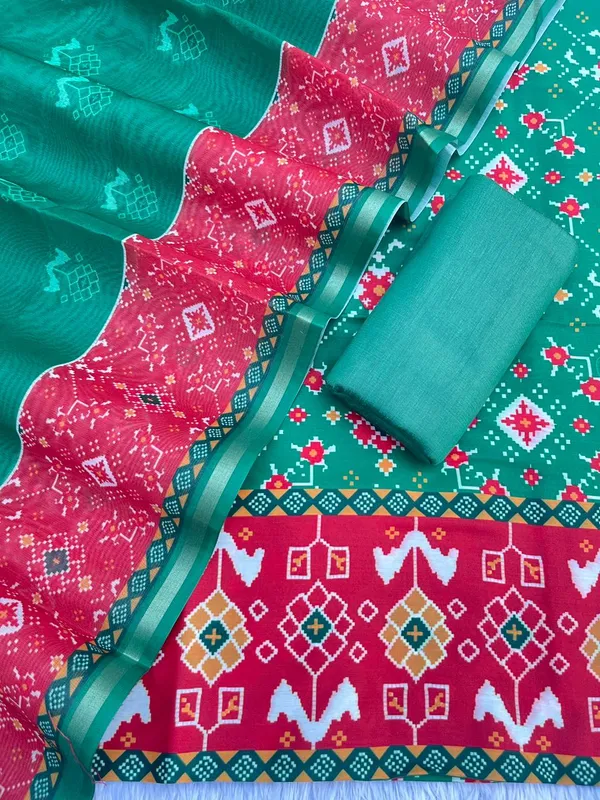 Green_Cotton_Patola_Print_Contrast_Red_Border_Banarasi_Suit_with_Digital_Printed_Dupatta_850SKL_CP4