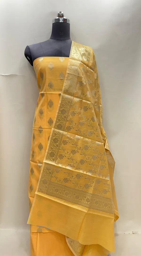 Humairah_Yellow_Cotton_Floral_Zari_Booti_3_pcs_Suit_Set_with_Plain_Botton_and_Floral_Zari_Jaal_Yellow_Dupatta
