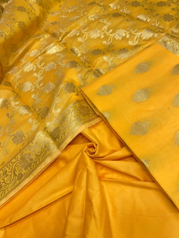 Humairah_Yellow_Cotton_Floral_Zari_Booti_3_pcs_Suit_Set_with_Plain_Botton_and_Floral_Zari_Jaal_Yellow_Dupatta