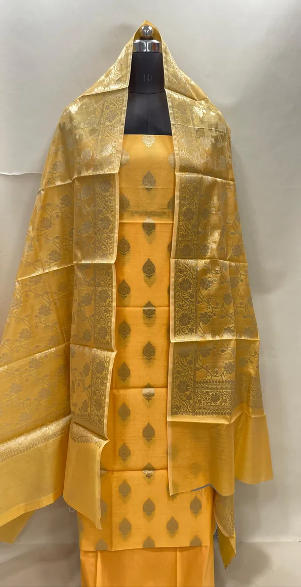 Humairah_Yellow_Cotton_Floral_Zari_Booti_3_pcs_Suit_Set_with_Plain_Botton_and_Floral_Zari_Jaal_Yellow_Dupatta