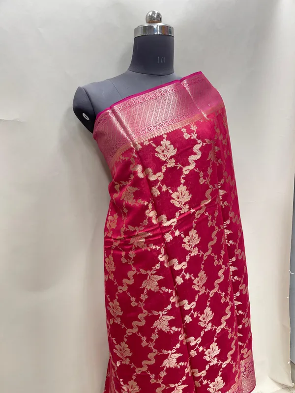 Humairah_Pure_Handloom_Pink_Munga_Silk_Floral_Gold_Zari_Jaal_with_Contrast_Magenta_Floral_Jaal_Skirt_Dual_Shade_Zari_Border_with_Magenta_Blouse