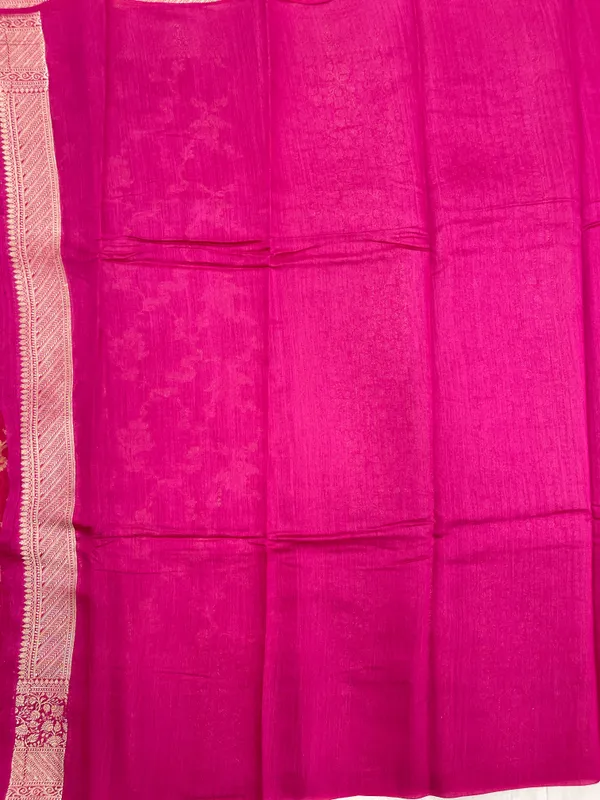 Humairah_Pure_Handloom_Pink_Munga_Silk_Floral_Gold_Zari_Jaal_with_Contrast_Magenta_Floral_Jaal_Skirt_Dual_Shade_Zari_Border_with_Magenta_Blouse