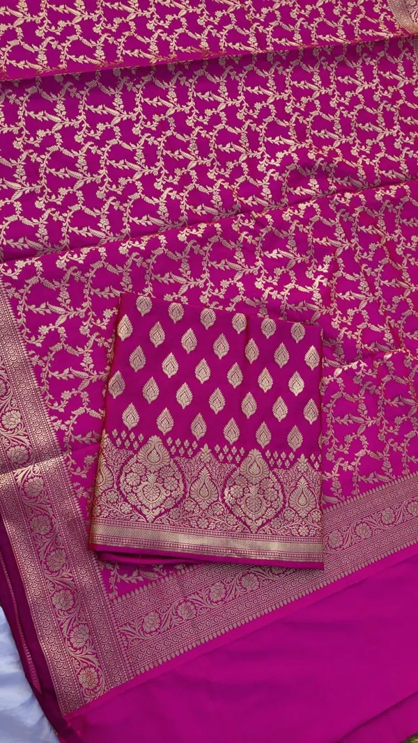Magenta_Katan_Silk_Floral_Zari_Booti_Banarasi_With_Floral_Jaal_Dupatta_Suit_Set_Skl_Pk4