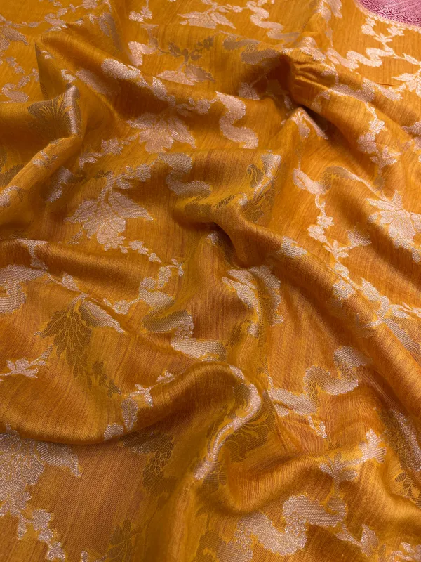Humairah_Pure_Handloom_Gold_Munga_Silk_Floral_Gold_Zari_Jaal_with_Contrast_Pink_Floral_Jaal_Pallu_Skirt_Dual_Shade_Zari_Border_with_Pink_Blouse