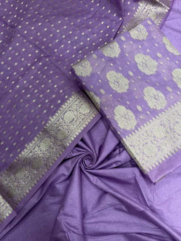 Humairah_Light_Purple_Semi_Georgette_Floral_Silver_Zari_Booti_3_pcs_Suit_set_with_Plain_Bottom_and_Chunri_Zari_Booti_Light_Purple_Dupatta