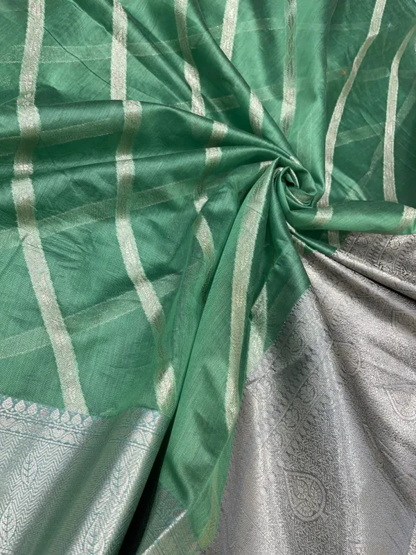 Light_Green_Cotton_Water_Zari_Stripe_Banarasi_Saree_JVC_16