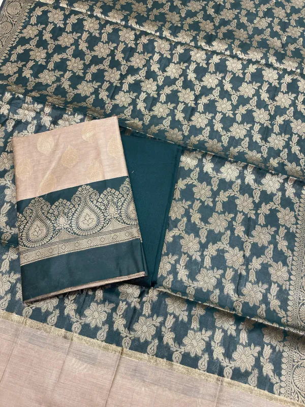 Beige_Cotton_Banarasi_3_pcs_Suit_Set_with_Contrast_Dark_Green_Dupatta_IM_CS16