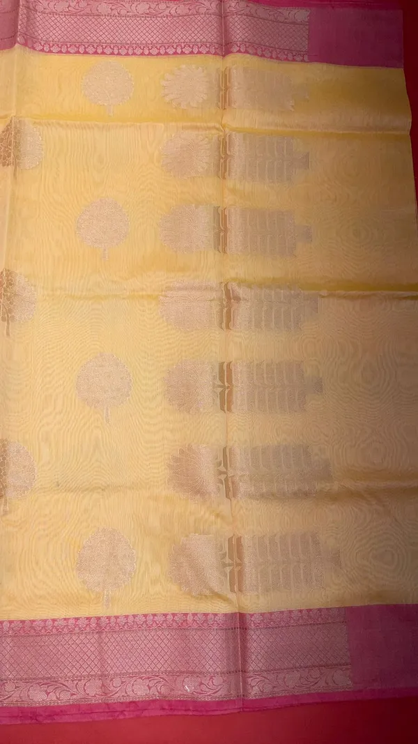 Beige_Cotton_Blend_Banarasi_Sarees_For_Women_GEHKR_40