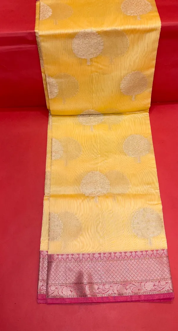 Beige_Cotton_Blend_Banarasi_Sarees_For_Women_GEHKR_40