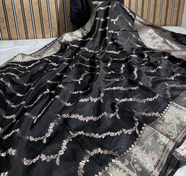 Black_Semi_Chiniya_Silk_Meenakari_Aada_Zari_Jaal_Zari_Border_Banarasi_Saree_115AM_SC7