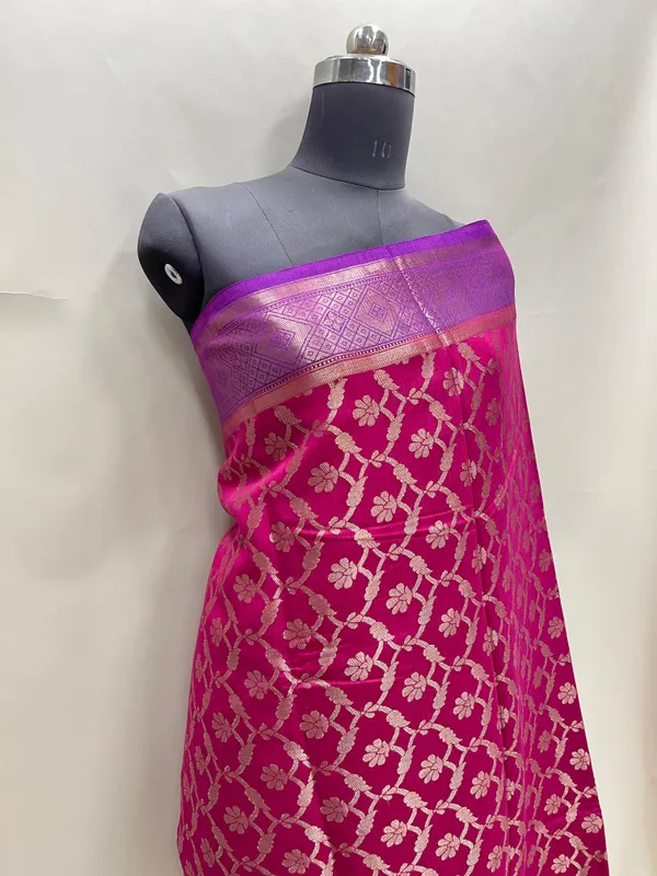 Humairah_Pure_Handloom_Magenta_Munga_Silk_Floral_Copper_Zari_Jaal_with_Contrast_Purple_Polka_Dot_Pallu_Skirt_Dual_Shade_Mina_Zari_Border_with_Purple_Blouse