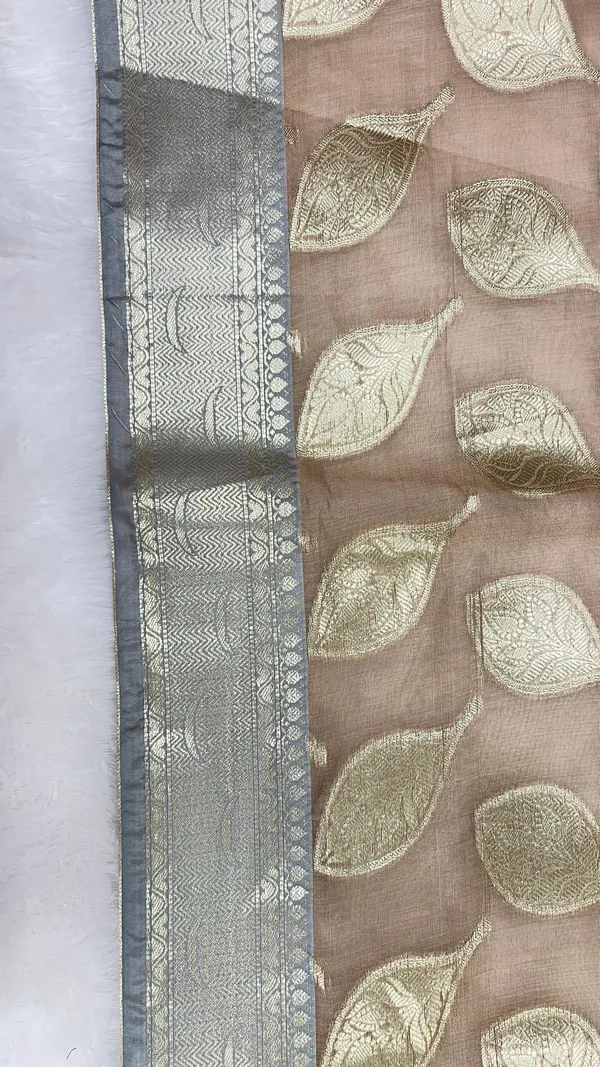 Light_Brown_Green_Cotton_Leaf_Water_Zari_Booti_Banarasi_Saree_JVC_8