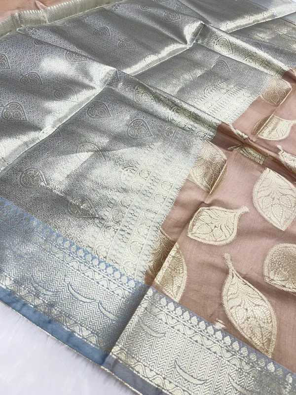 Light_Brown_Green_Cotton_Leaf_Water_Zari_Booti_Banarasi_Saree_JVC_8