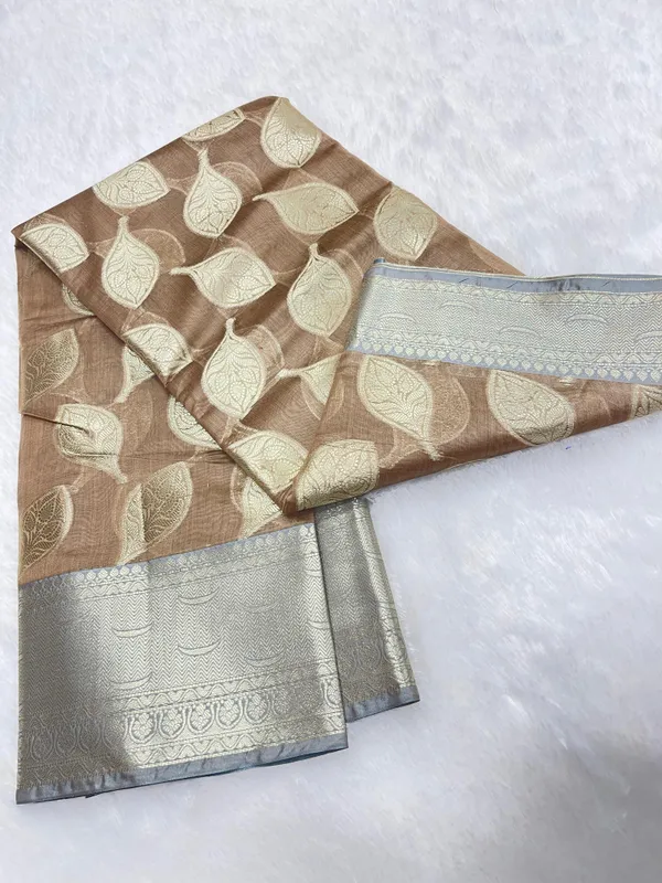 Light_Brown_Green_Cotton_Leaf_Water_Zari_Booti_Banarasi_Saree_JVC_8