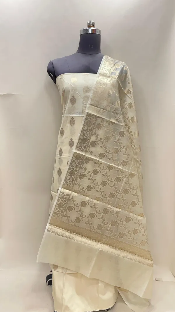 Humairah_Beige_Cotton_Floral_Zari_Booti_3_pcs_Suit_Set_with_Plain_Botton_and_Floral_Zari_Jaal_Beige_Dupatta