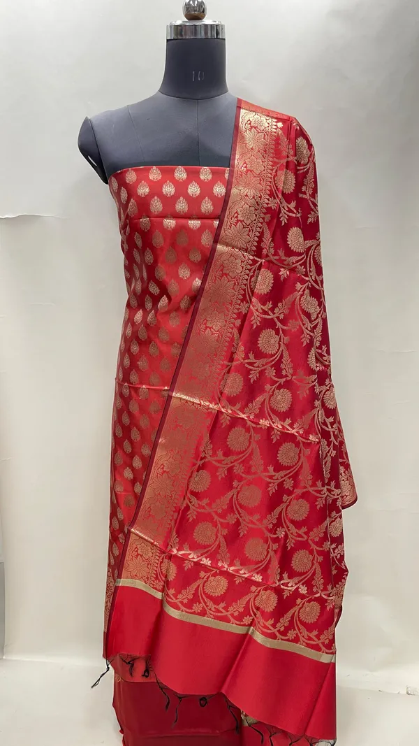 Humairah_Red_Art_Silk_Floral_Zari_Boota_Skirt_Border_3_pcs_Suit_set_with_Plain_Bottom_and_Tilfi_Floral_Zari_Jaal_Red_Dupatta