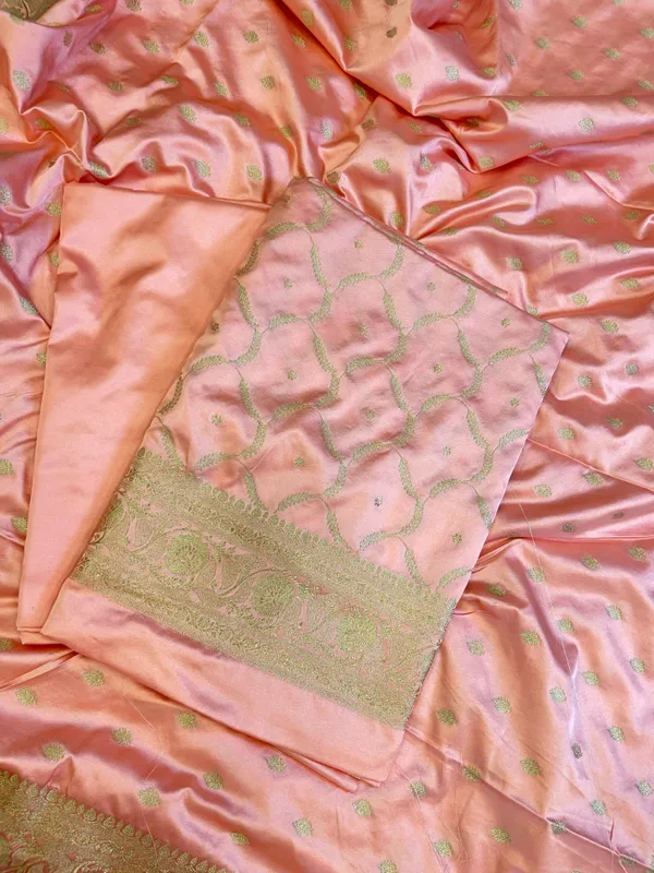 Peach_Mashru_Silk_Floral_Zari_Booti_with_Zari_Jaal_Dupatta_Handloom_Banarasi_3_pcs_Suit_Set_3000AJ_MSR10