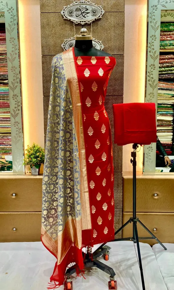 Red_Pure_Mercerise_Floral_Zari_Booti_with_Lorex_weave_Grey_Dupatta_Suit_Set_12SKL_PML23
