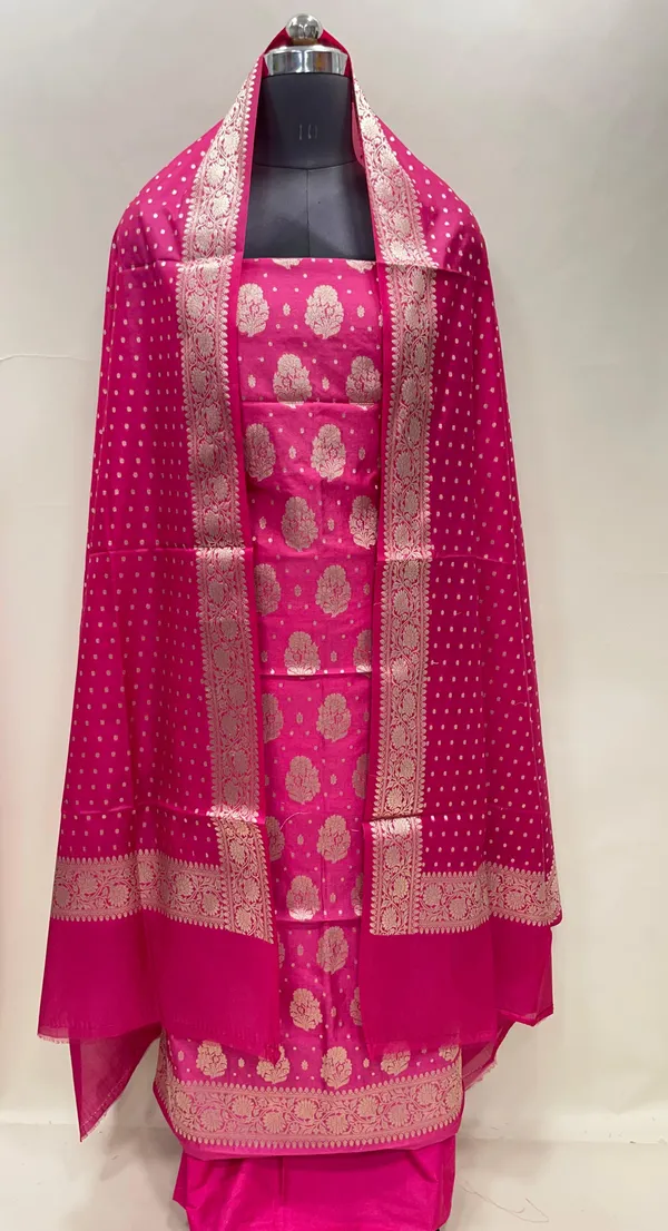 Humairah_Pink_Semi_Georgette_Floral_Silver_Zari_Booti_3_pcs_Suit_set_with_Plain_Bottom_and_Chunri_Zari_Booti_Pink_Dupatta