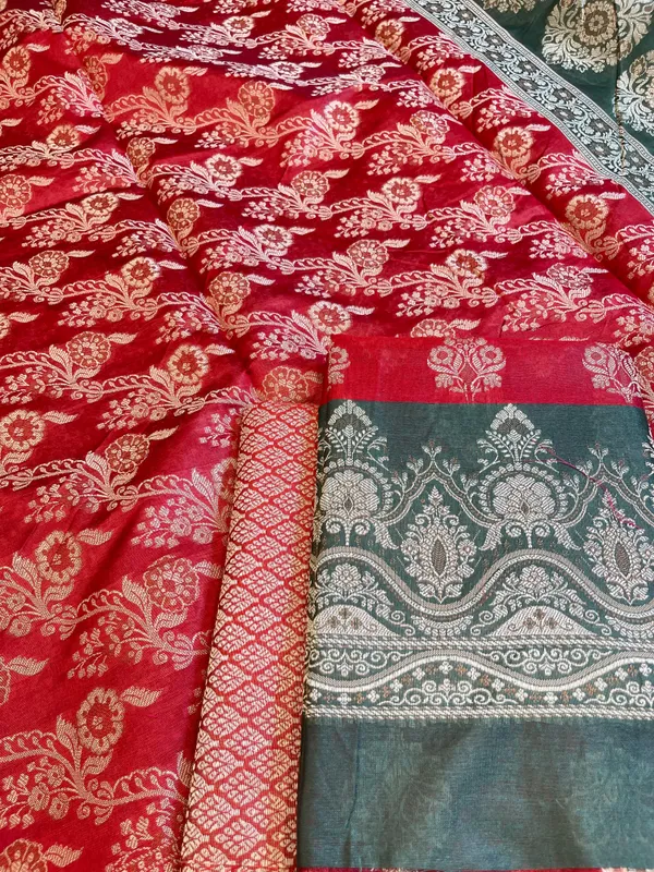 Red_Cotton_Alfi_Resham_Floral_Boota_Contrast_Darkgreen_Border_Banarasi_Suit_600AJ_PJS9