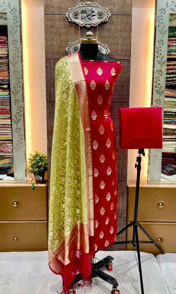 Dark_Pink_Pure_Mercerise_Floral_Zari_Booti_with_Lorex_weave_Green_Dupatta_Suit_Set_12SKL_PML19