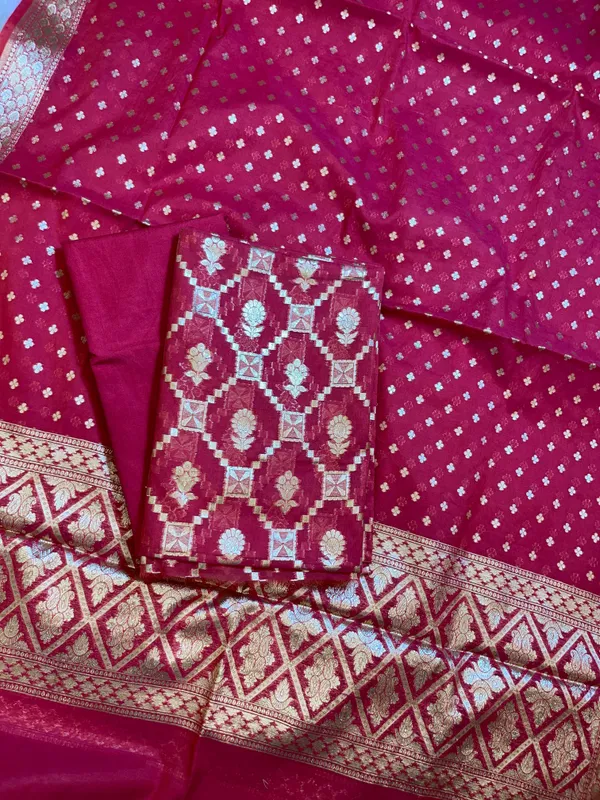 Red_Mescrize_Cotton_Geometrical_Banarasi_3_pcs_Suit_Set_1100SKL_MS1