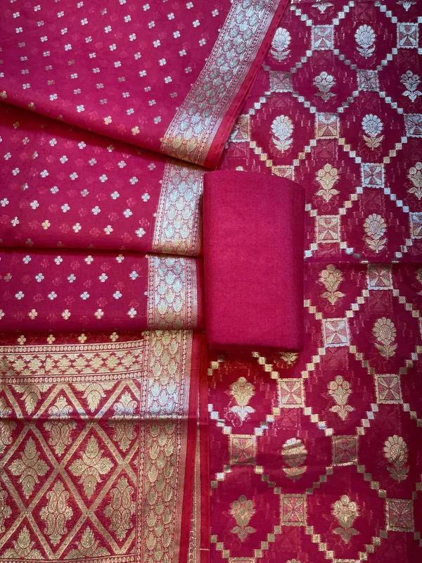 Red_Mescrize_Cotton_Geometrical_Banarasi_3_pcs_Suit_Set_1100SKL_MS1