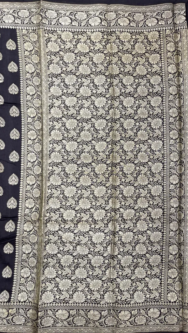 Humairah_Pure_Handloom_Black_Munga_Silk_Copper_Silver_Zari_Booti_with_Floral_Zari_Jaal_Pallu_and_Black_Blouse