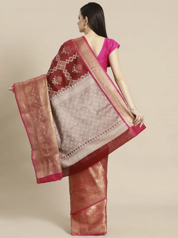 Maroon_Art_Silk_Banarasi_Sarees_For_Women_GEASF_17