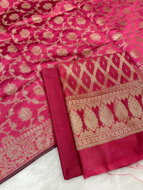 Humairah_Pink_Art_Silk_Diagonal_Zari_Zig-Zag_Stripe_3_pcs_Suit_set_with_Plain_Bottom_and_Tilfi_Floral_Zari_Diagonal_Pink_Dupatta