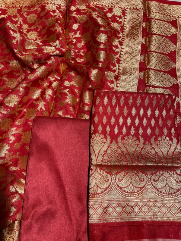 Humairah_Presents_Maroon_Floral_Zari_Booti_3pcs_Suit_Set_with_Plain_Bottom_and_Floral_Zari_Alfi_Jaal_Maroon_Dupatta
