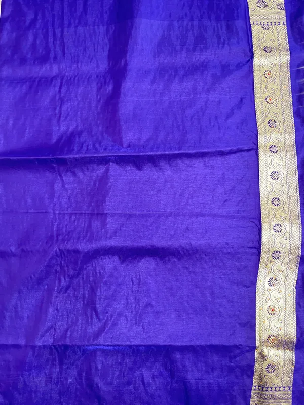 Humairah_Presents_Purple_Katan_Silk_Zari_Booti_Heavy_Stone_Work_Banarasi_Saree_with_Contrast_Blue_Floral_Pallu_and_Blue_Blouse