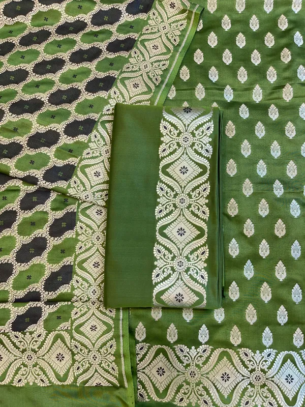 Green_Mashru_Silk_Floral_Zari_Booti_with_Rangkaat_Dupatta_Banarasi_3_pcs_Suit_Set_26AJ_MSR11