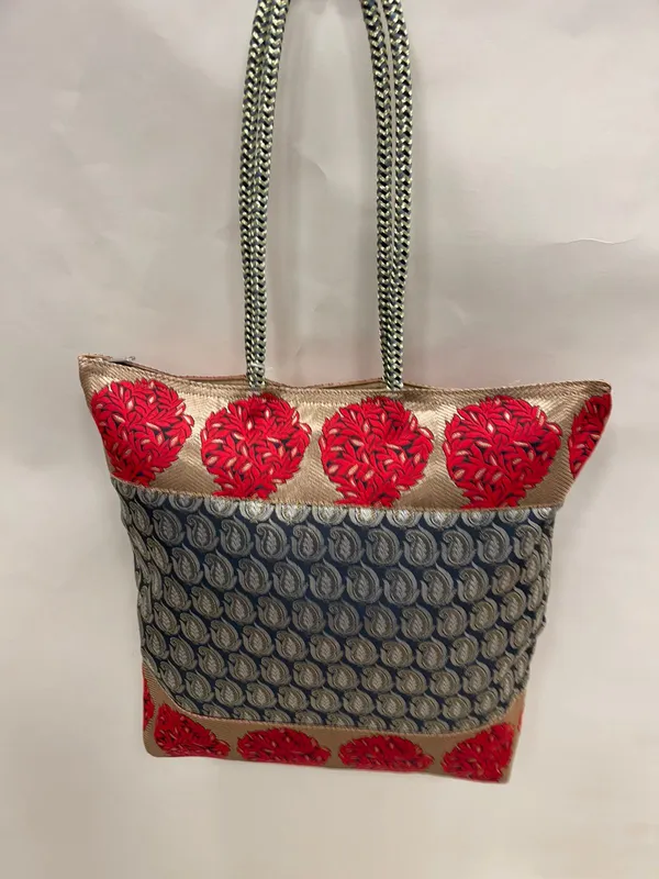 Black_Banarasi_Hand_Bag_HBG_4